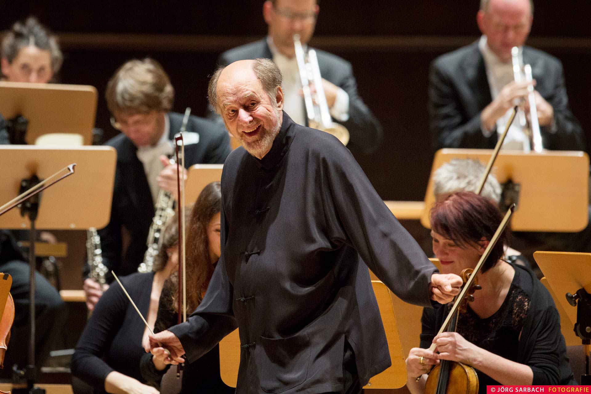 morgennebel über der wupper im bergischen land