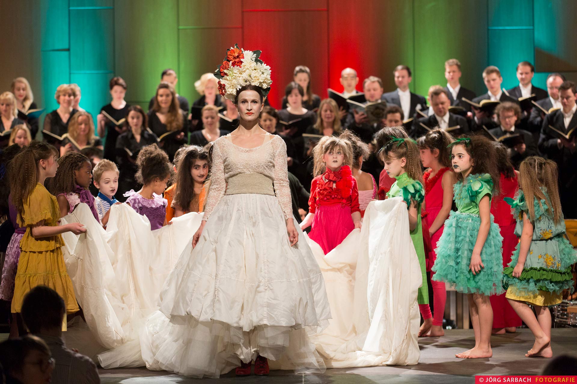 Carmina Burana, Opuseinhundert, Europa Chor Akademie, Chortheater, Anja Petersen, Sopran